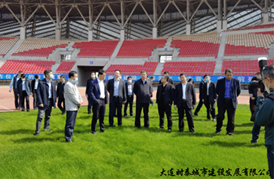 為承辦好足球相關(guān)賽事 大連普灣體育場、大連市青少年足球訓(xùn)練基地 積極進行升級改造工作